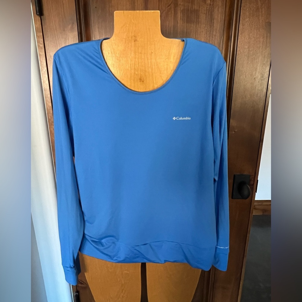 Columbia long sleeve tee Omni-wick everyday workout outdoor hike size medium